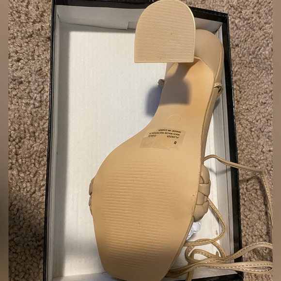 Womens Cape Robbin Strappy Tan heels - Picture 2 of 4